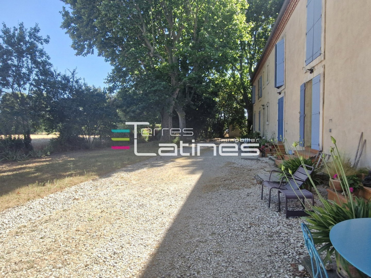 location Appartement Nimes - Photo 2
