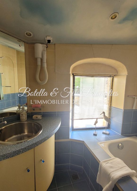 vente Demeure de ville et village Uzes