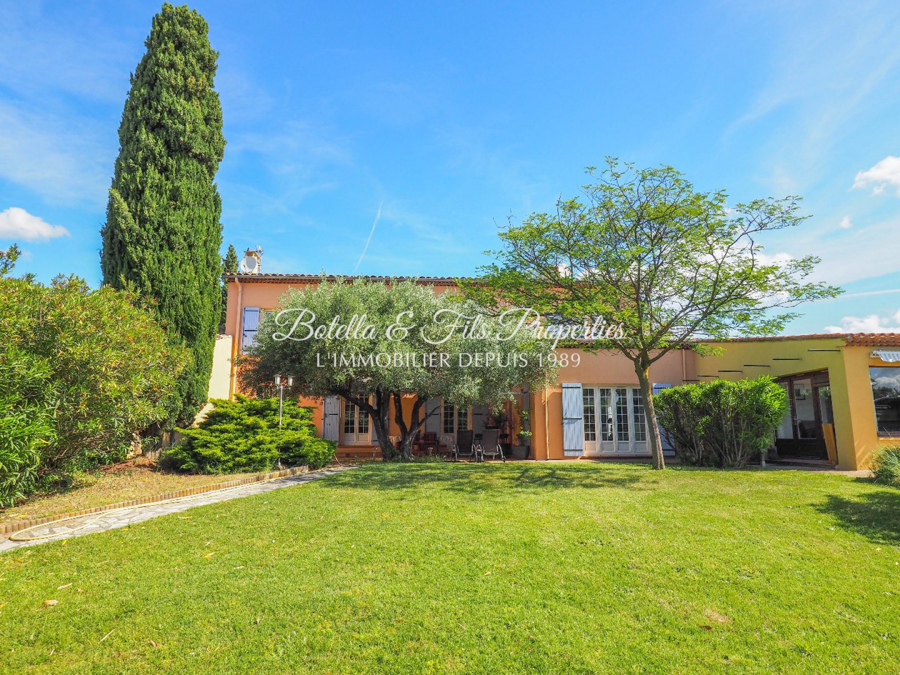 sale Demeure de ville et village Uzes