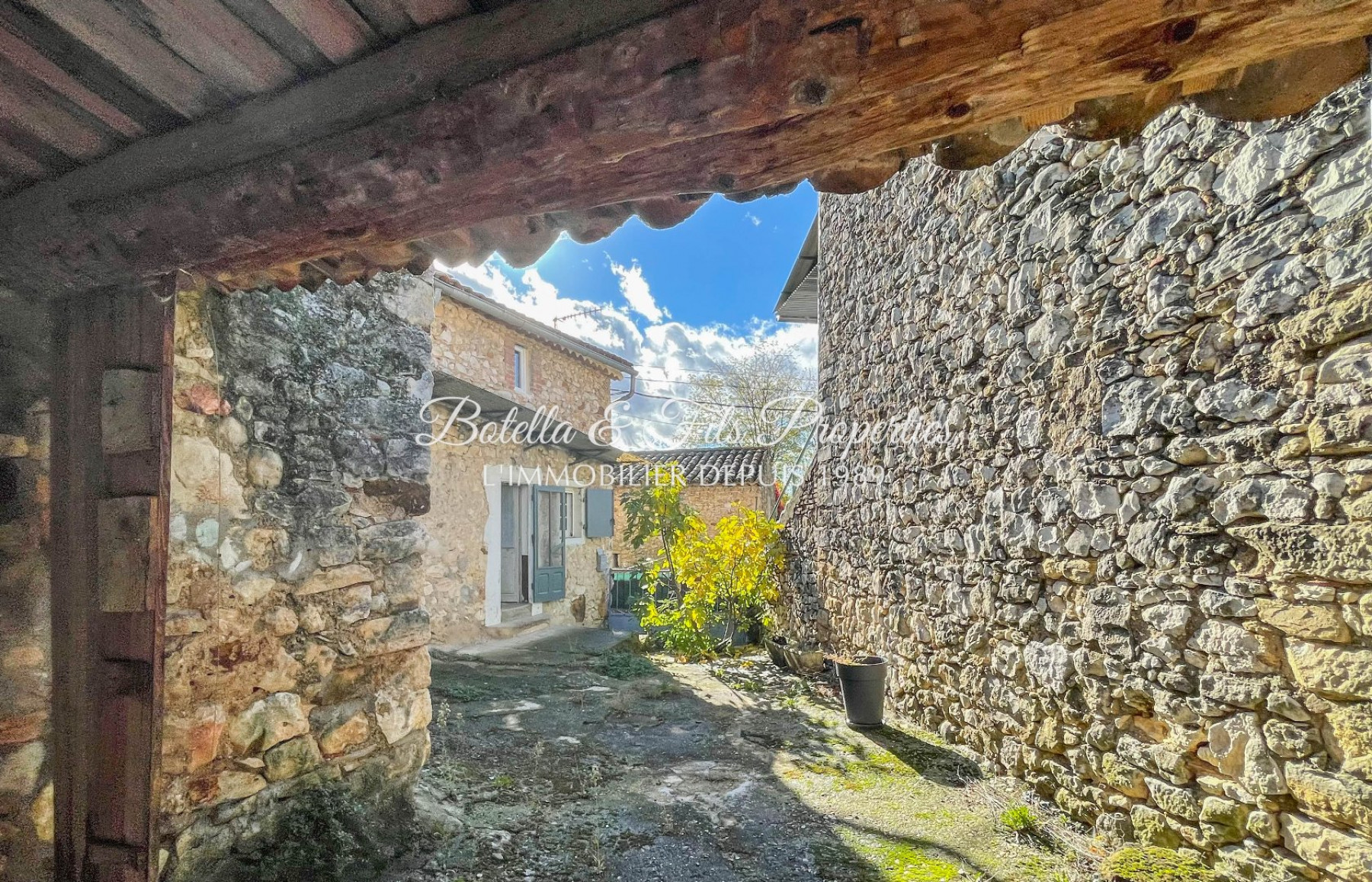 vente Demeure de ville et village Barjac