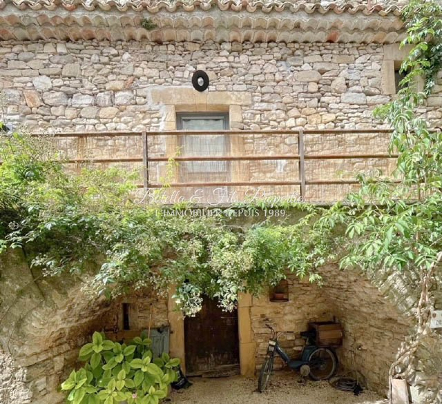 sale Demeure de ville et village Uzes