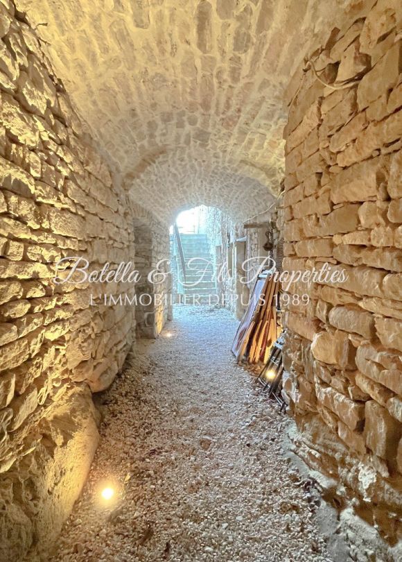 vente Demeure de ville et village Uzes
