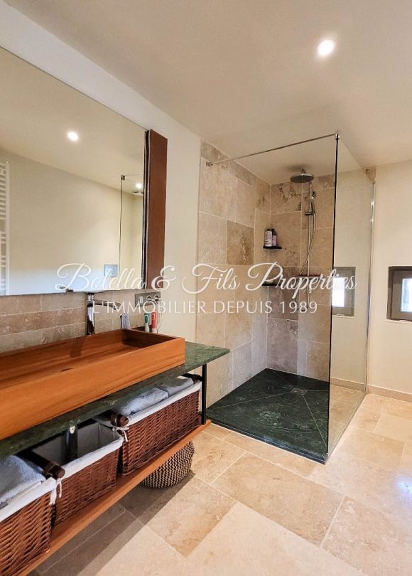 vente Demeure de ville et village Uzes