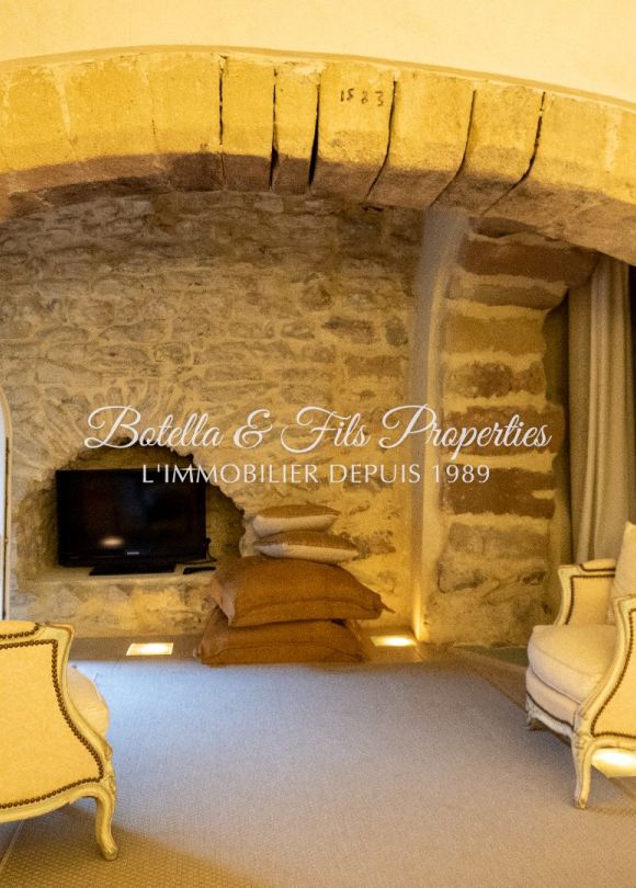 vente Demeure de ville et village Uzes