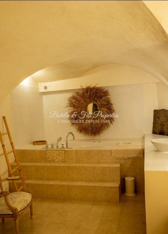 vente Demeure de ville et village Uzes