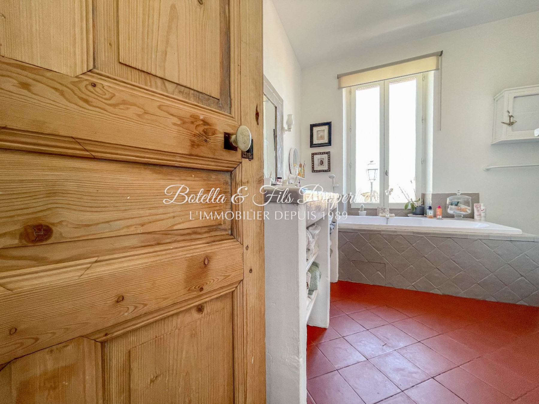 sale Demeure de ville et village Uzes