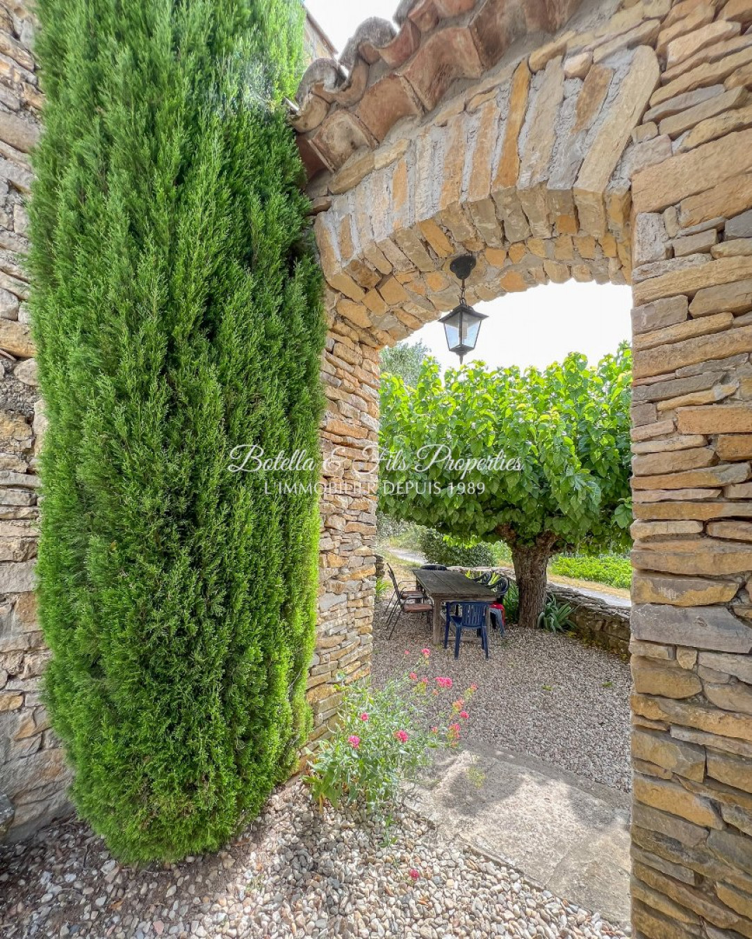 sale Mas Uzes