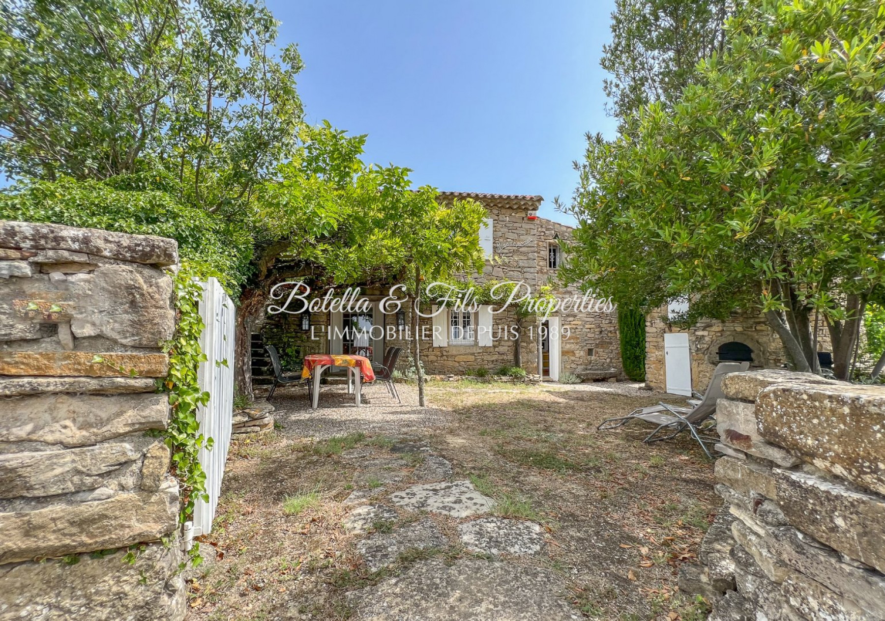 sale Mas Uzes