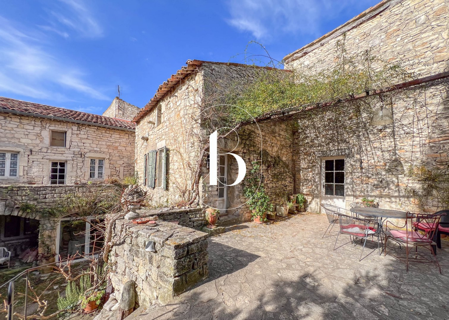 vente Demeure de ville et village Barjac