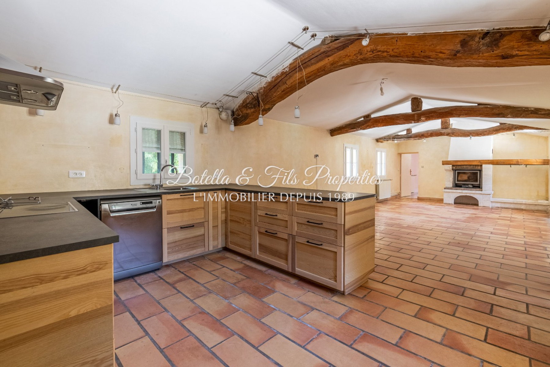 sale Château Cornillon
