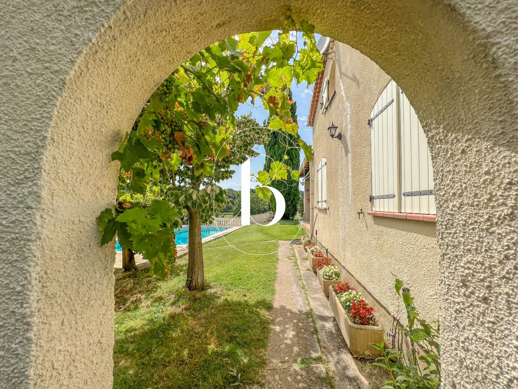 sale Villa Uzes