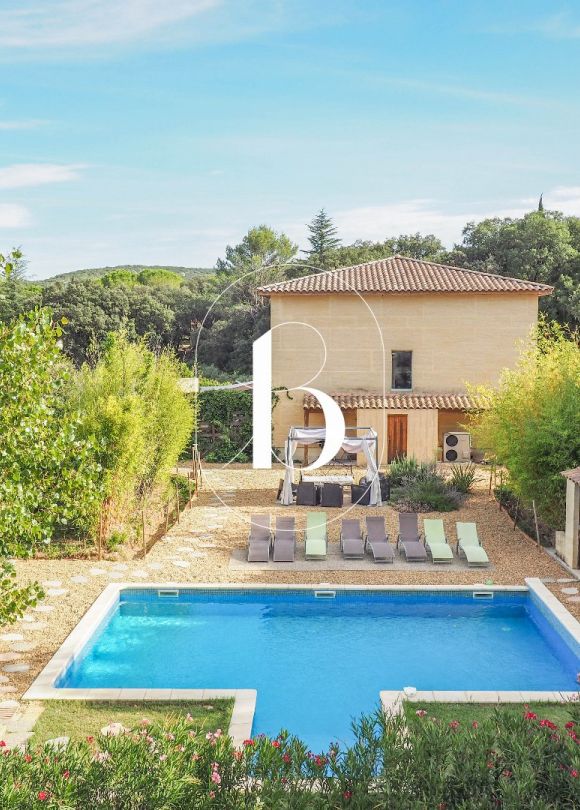 sale Villa Uzes