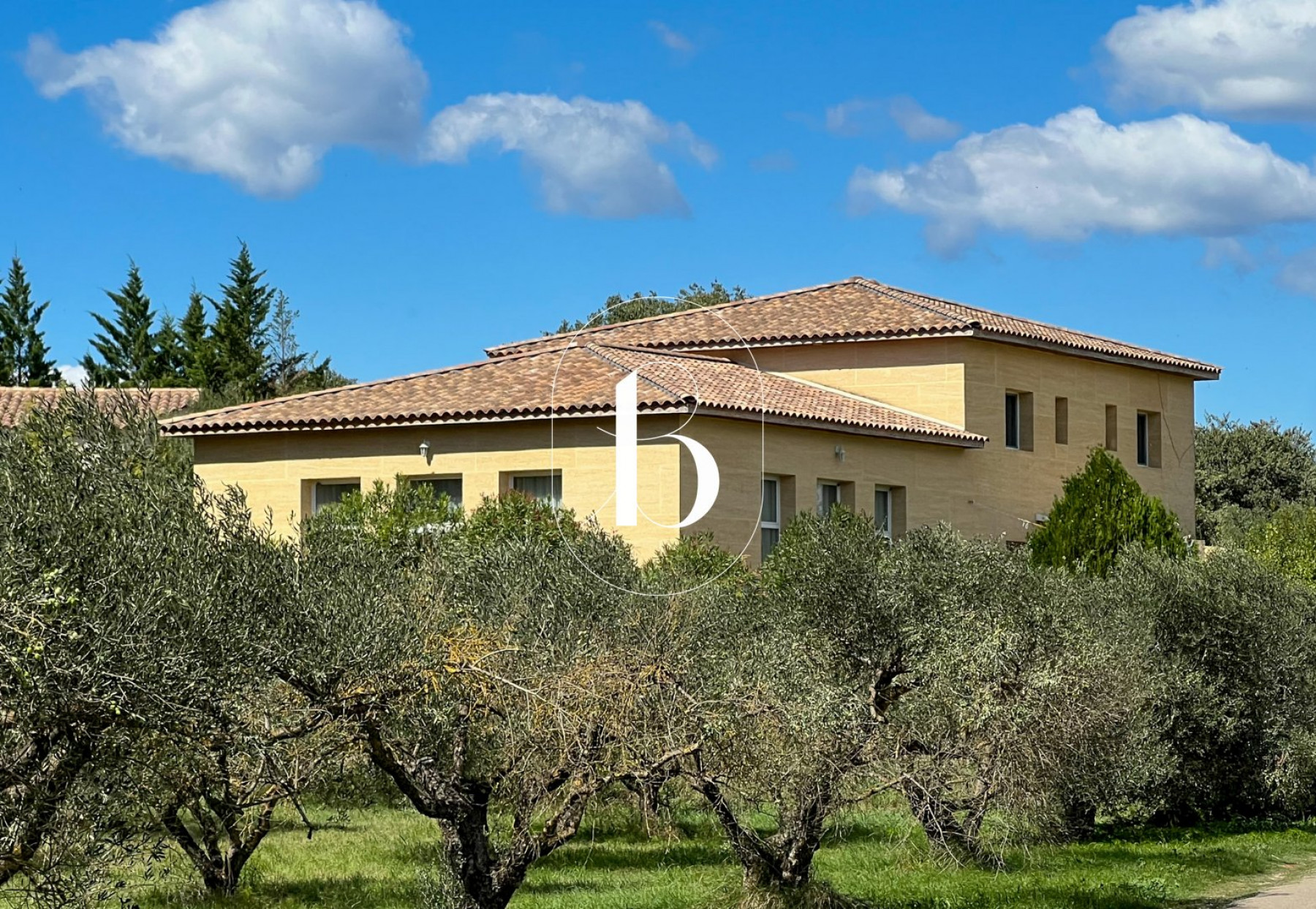 sale Villa Uzes