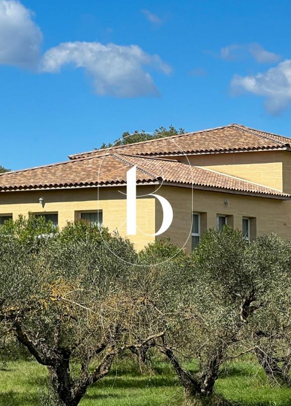 sale Villa Uzes