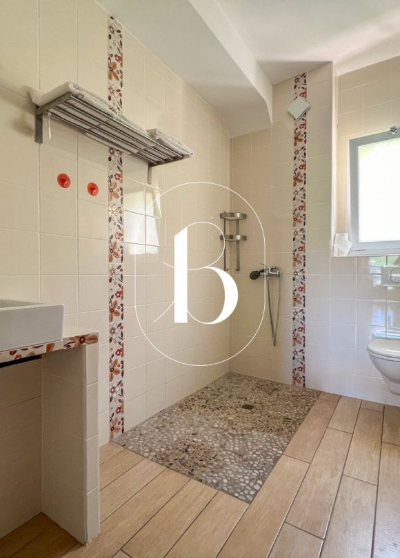 sale Villa Uzes
