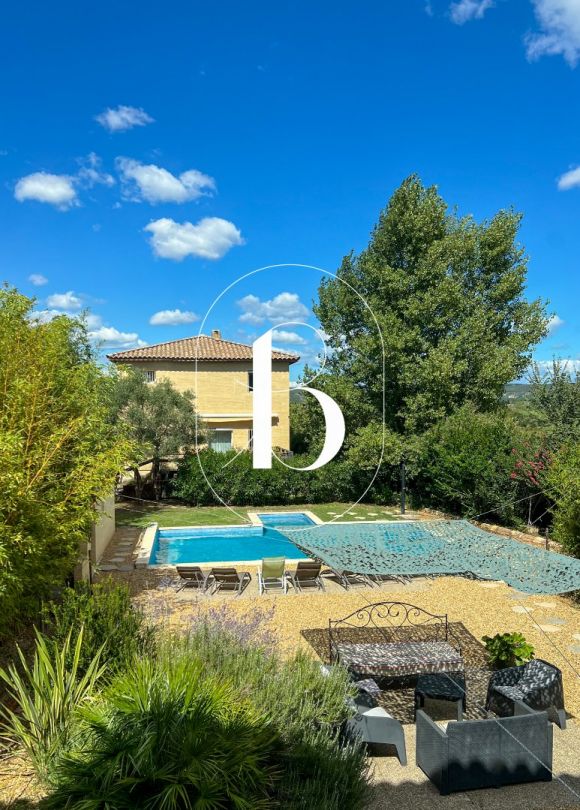 sale Villa Uzes
