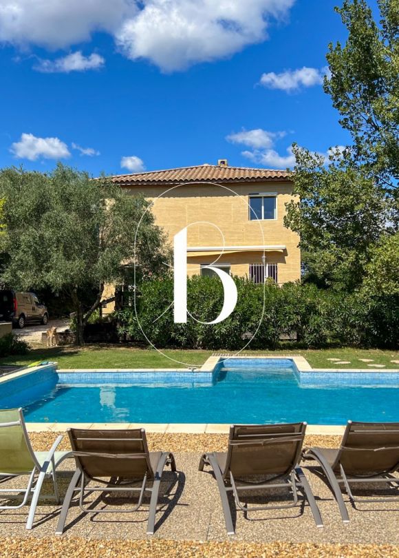 sale Villa Uzes