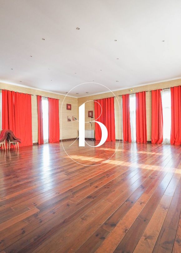 sale Villa Uzes
