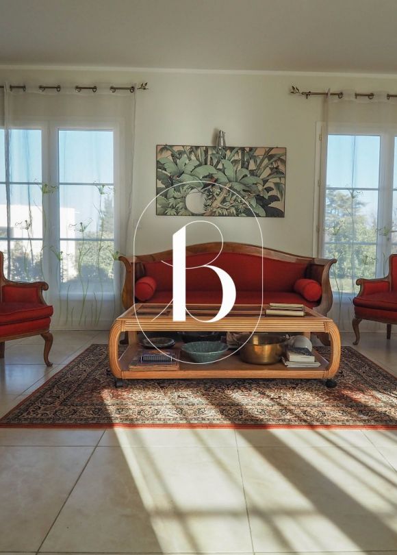 sale Villa Uzes