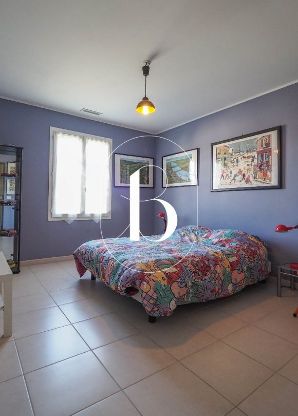 sale Villa Uzes