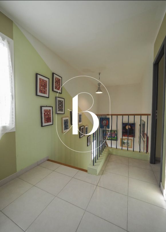 sale Villa Uzes