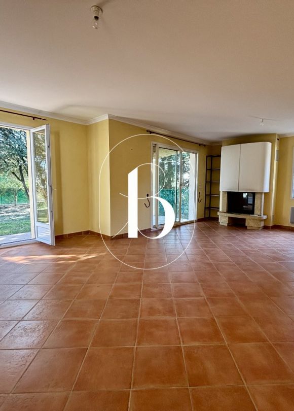 sale Villa Uzes