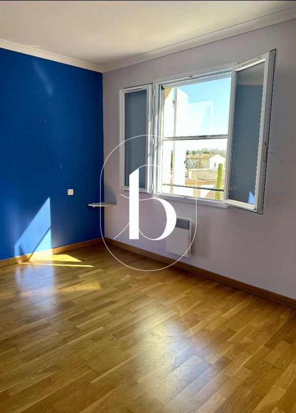 sale Villa Uzes