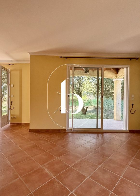 sale Villa Uzes