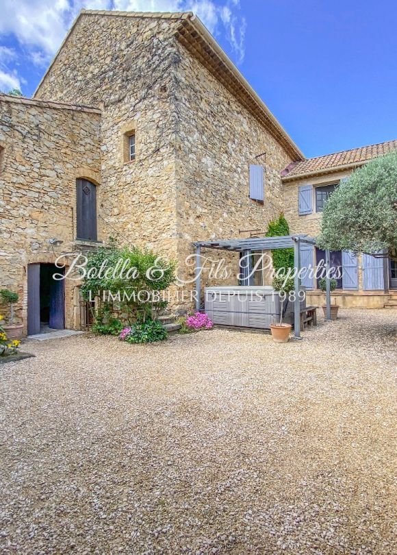 sale Mas Uzes