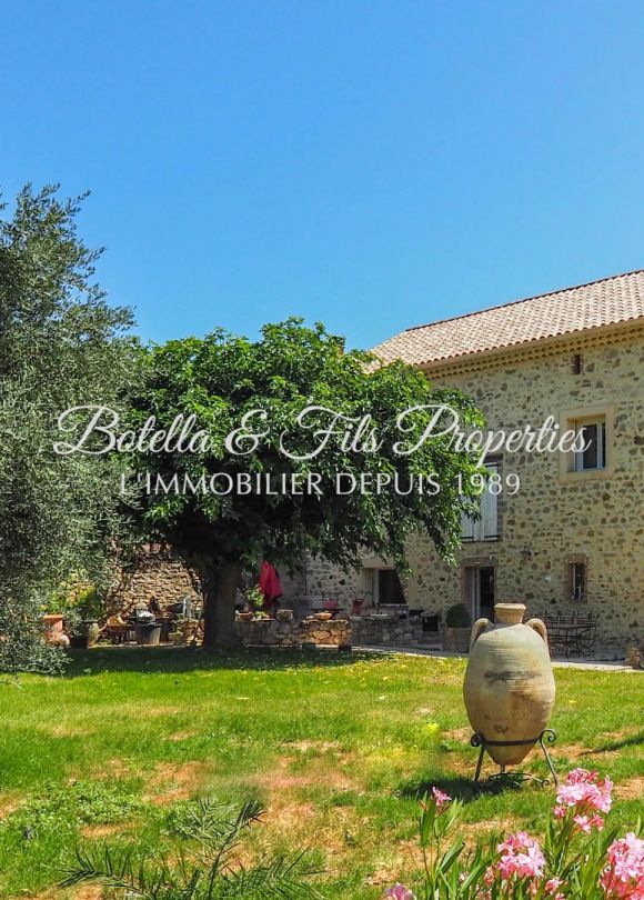 sale Mas Uzes