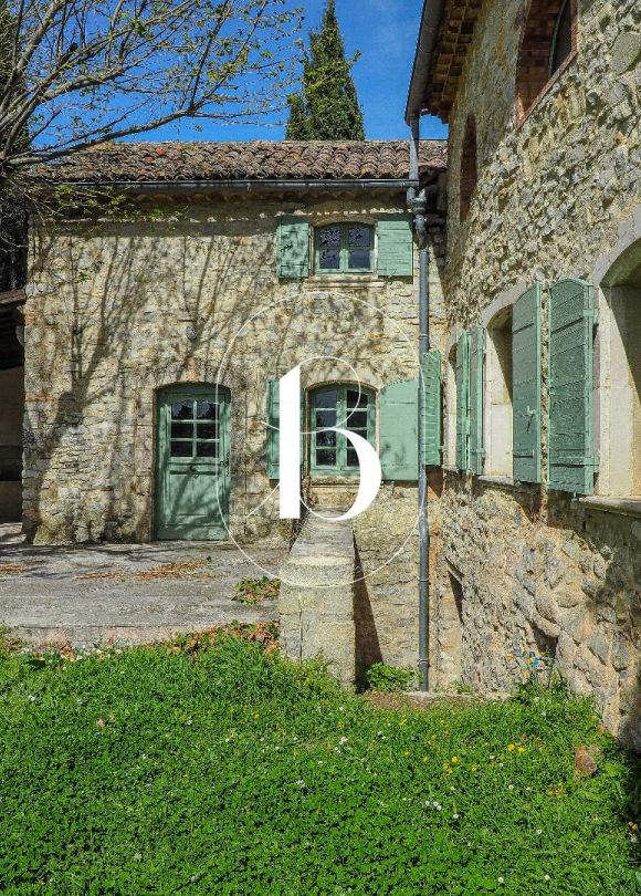 sale Mas Uzes