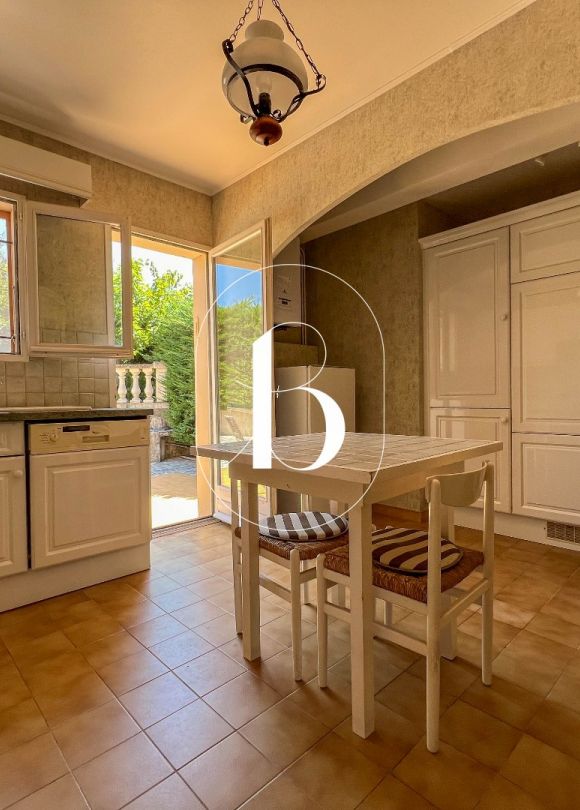 sale Villa Uzes