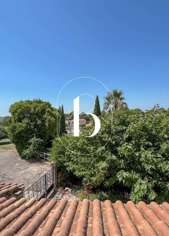 sale Villa Uzes