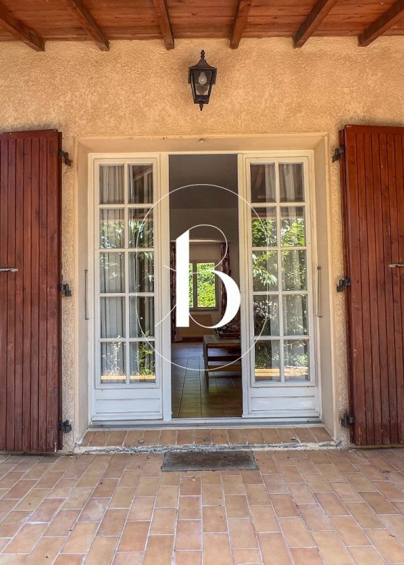 sale Villa Uzes