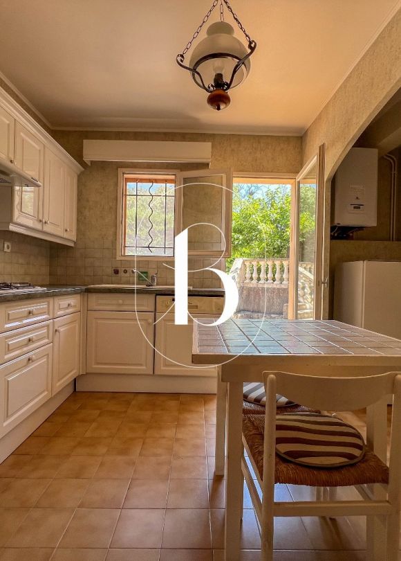 sale Villa Uzes