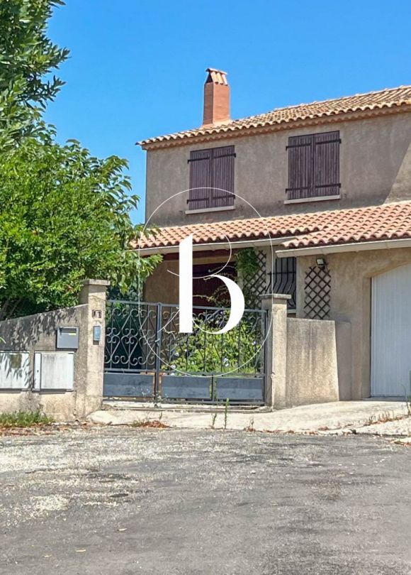 sale Villa Uzes