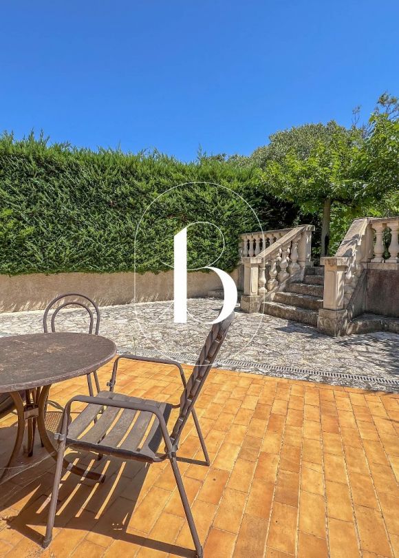 sale Villa Uzes