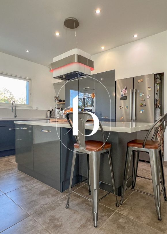 sale Villa Uzes