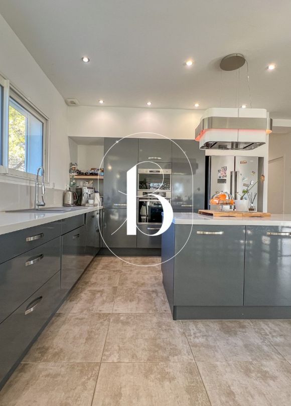 sale Villa Uzes