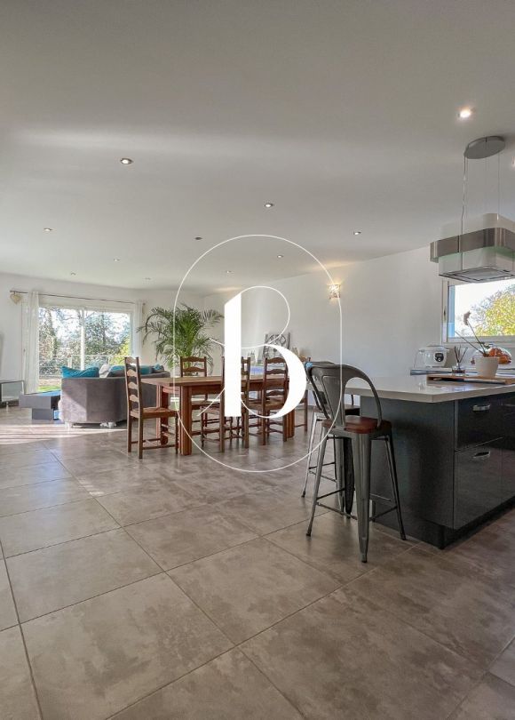 sale Villa Uzes