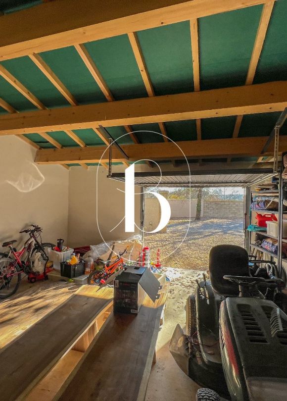sale Villa Uzes
