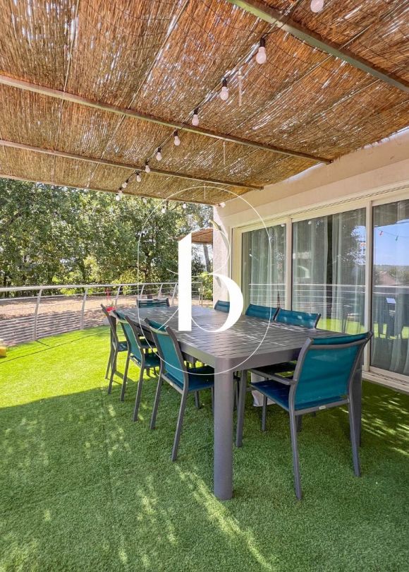 sale Villa Uzes