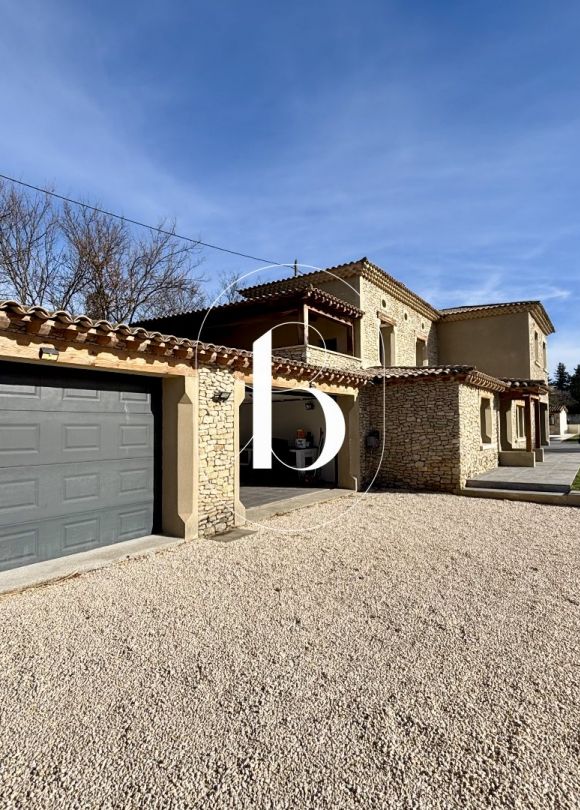 sale  Uzes