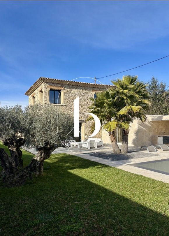 sale  Uzes