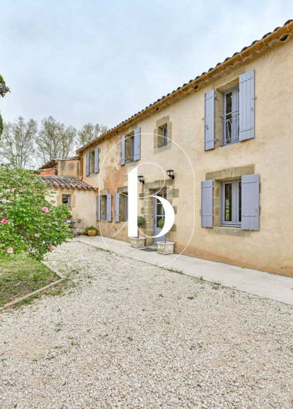 sale Mas Uzes