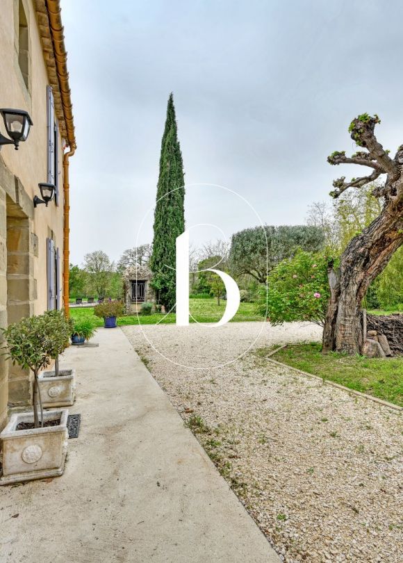sale Mas Uzes