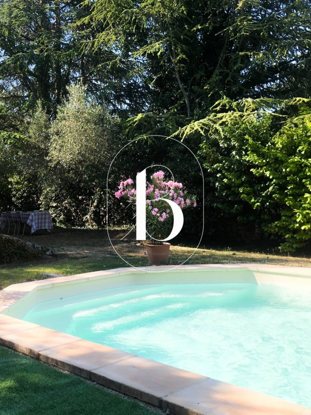 sale Villa Uzes