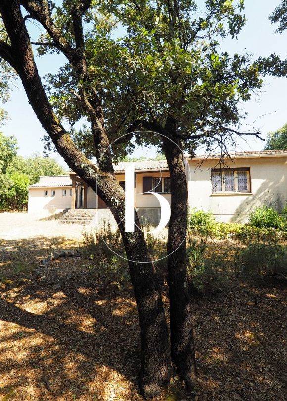 sale Villa Uzes