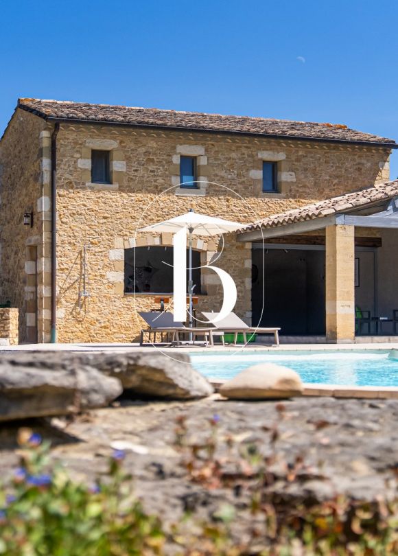 sale Mas Uzes