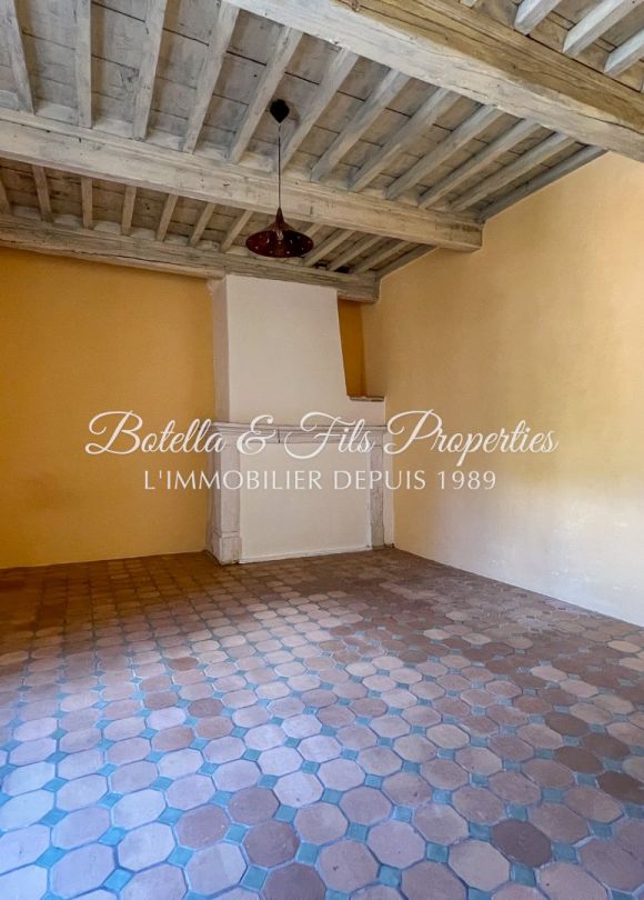 sale Maison de village Uzes